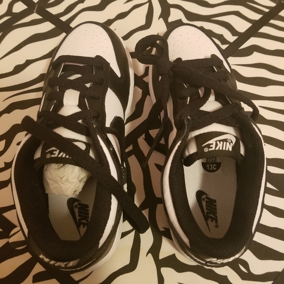 Brand new Nike Dunk Low Pandas Size 13c - Picture 4 of 10